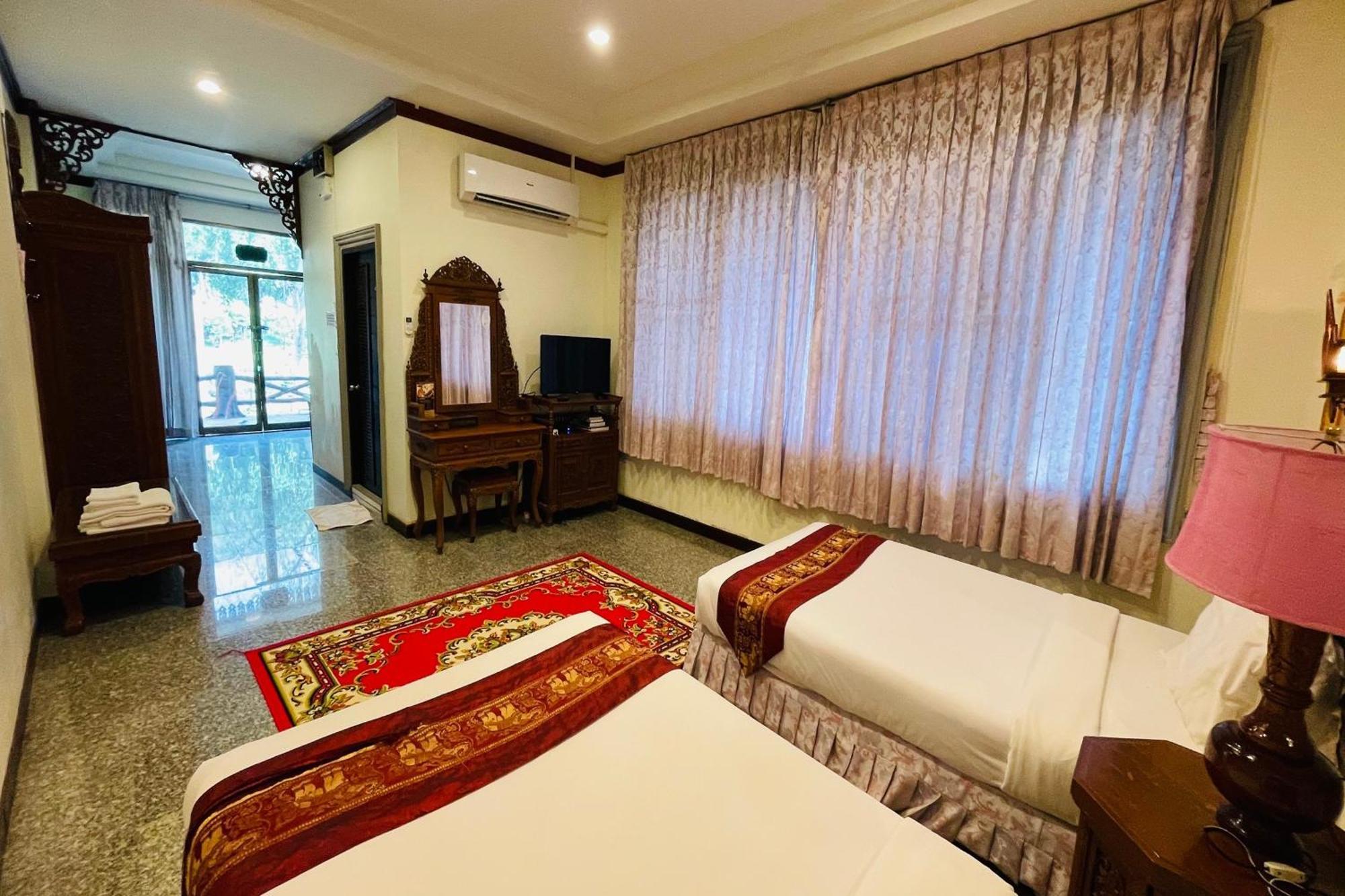 Baan Rim Kwai Paerimnam Resort Kanchanaburi Exterior photo