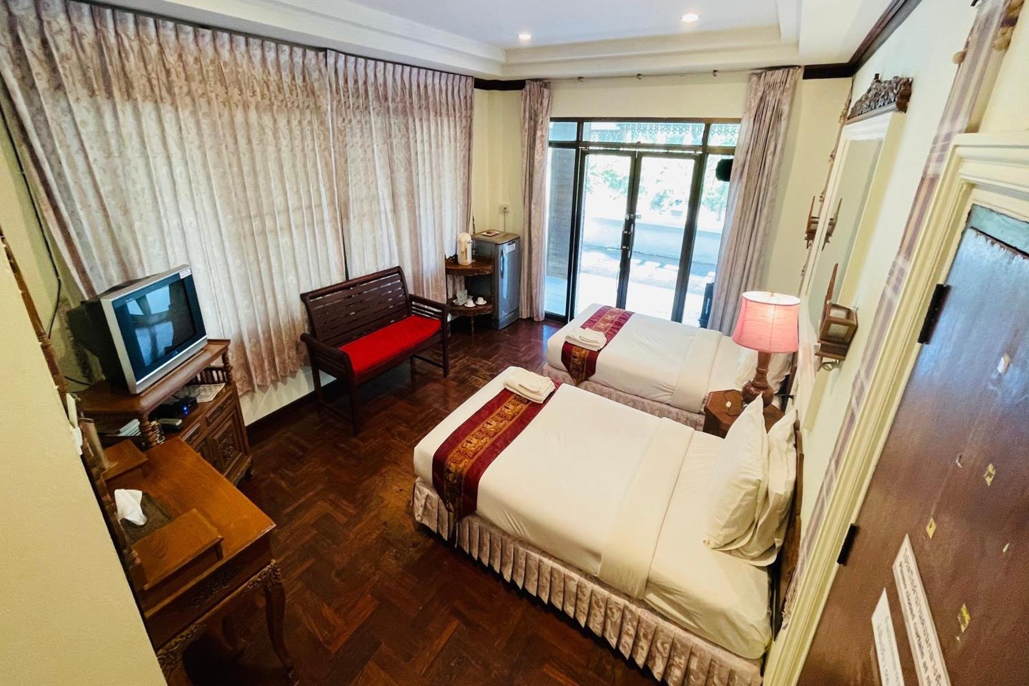 Baan Rim Kwai Paerimnam Resort Kanchanaburi Exterior photo